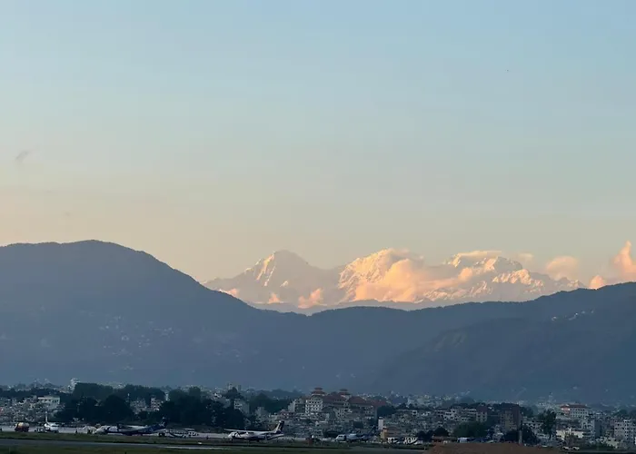 ホームステイ Airport View カトマンズ